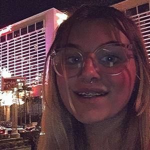 Meet your Posher, Larae